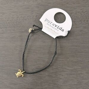 4/$20- Puravida turtle bracelet